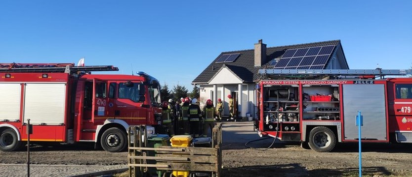 Pożar w domu jednorodzinnym. Zapaliła się instalacja fotowoltaiczna (24kurier.pl)”